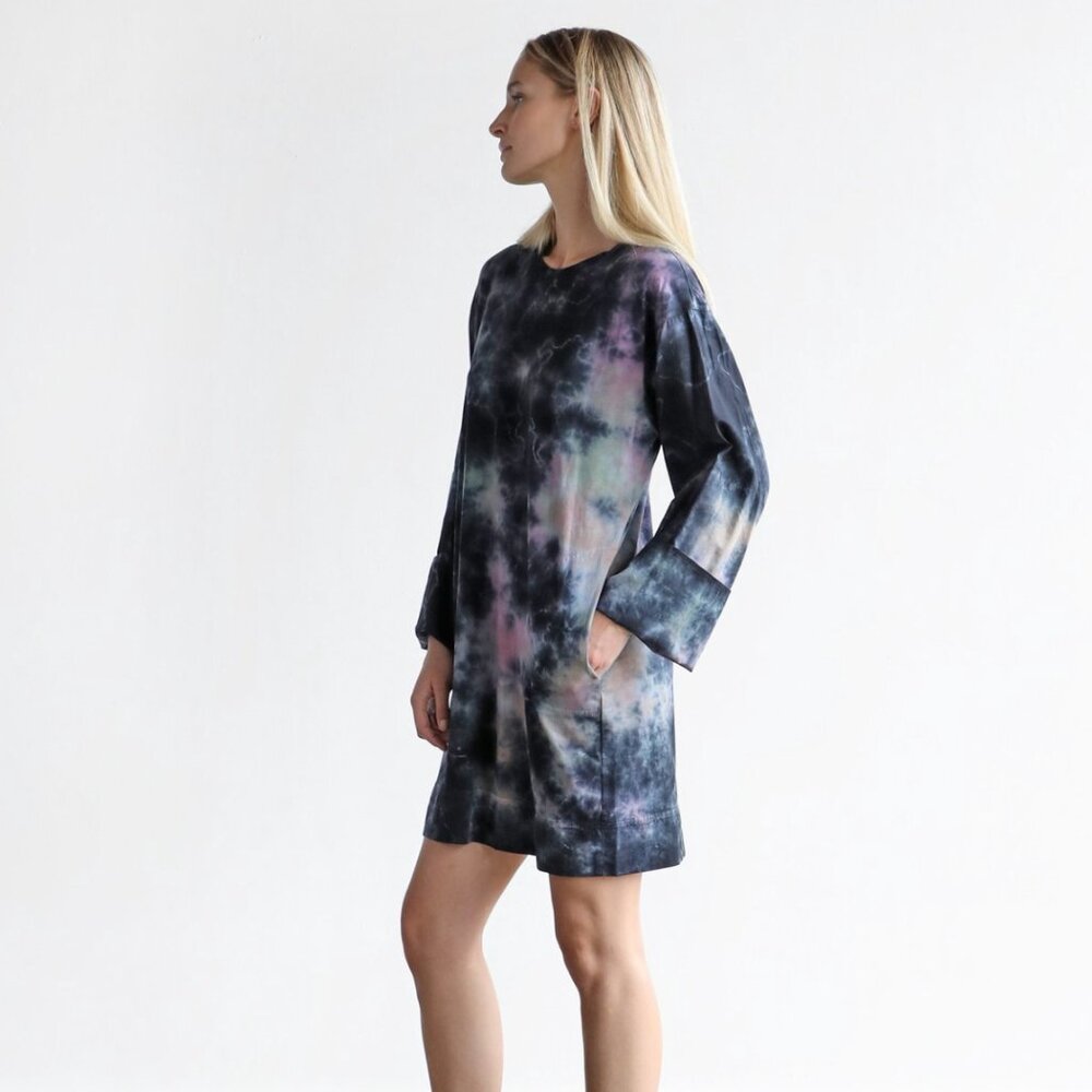 Raquel Allegra Phoebe Sleeve Shift Dress - Nebula Cloud Size 1